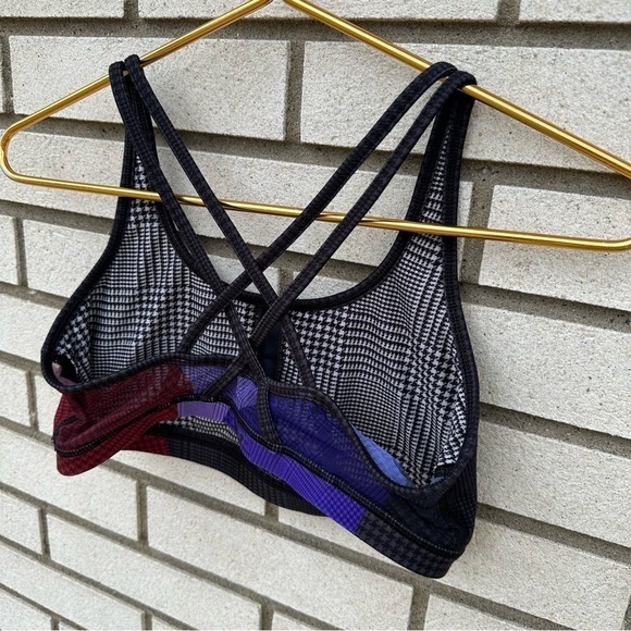 Peloton WITH Wear It To Heart Topsy Turvy Bra Houndstooth Red Purple Black - Picture 8 of 8